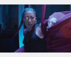 Real-time Eye AF uses AI to ensure pinpoint focusing precision for eyes, with performance now improved by 30%2 on profile or partially-obscured faces. Tenacious eye tracking lets you concentrate on composition even with a shallow focus depth.